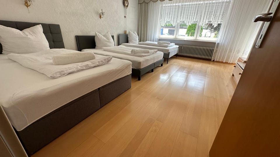 Tabita 1 Apartment with 3 rooms if needed 4 or 5 rooms Apartment in Bavaria