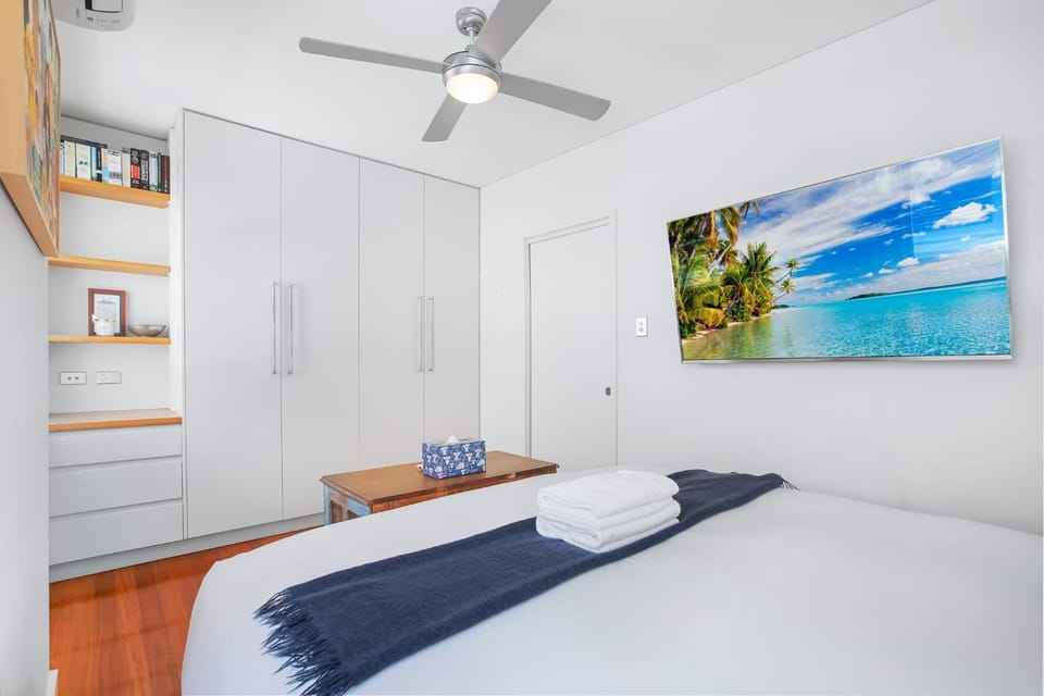 Beachside 2bed Escape - Beach Views Apartment in Sydney