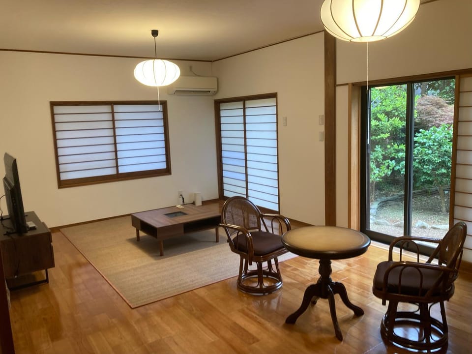 TV and multimedia, Living room, Seating area