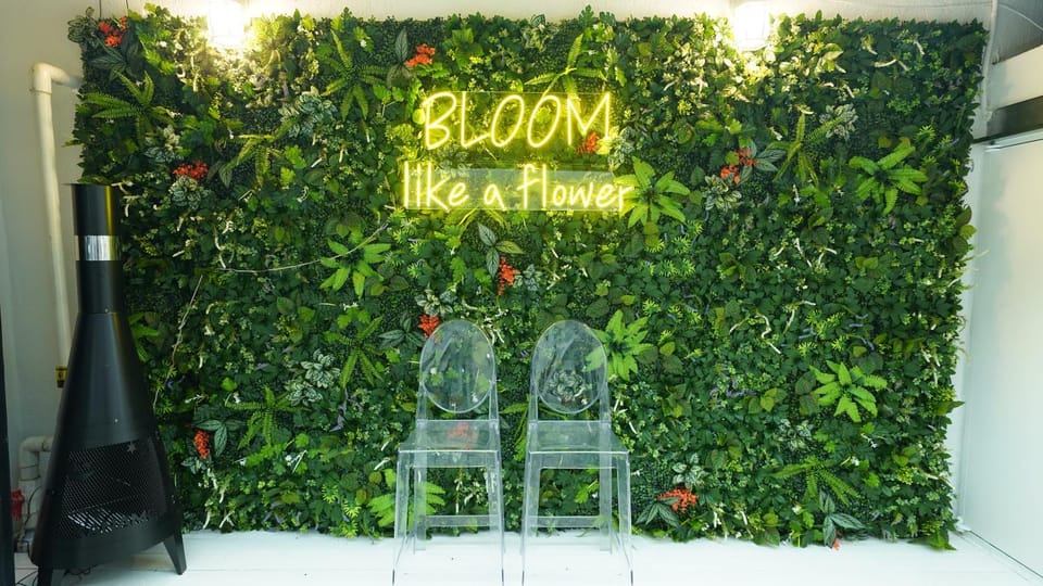 Garden, Text overlay