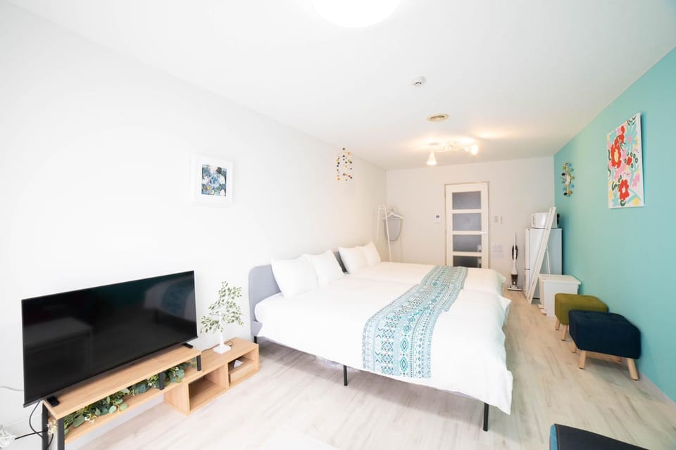 TV and multimedia, Photo of the whole room, Bedroom