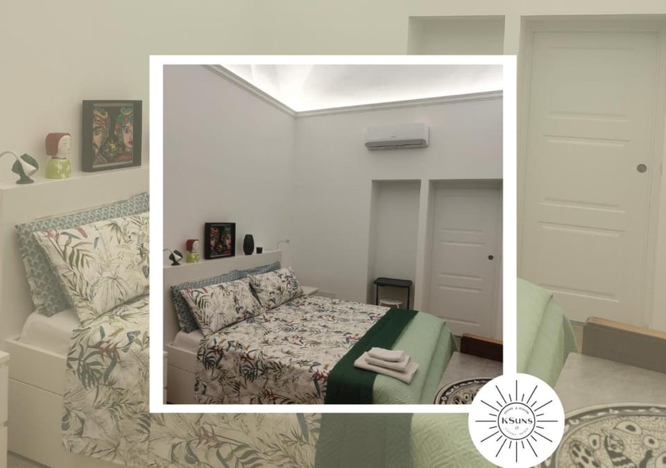 Bed, Bedroom, towels, air conditioner