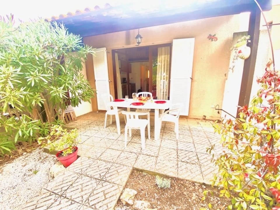 Charmante Villa T2 mezzanine, CLIMATISATION, Piscine, Parking, proche Plage - FR-1-795-42 Villa in Fleury