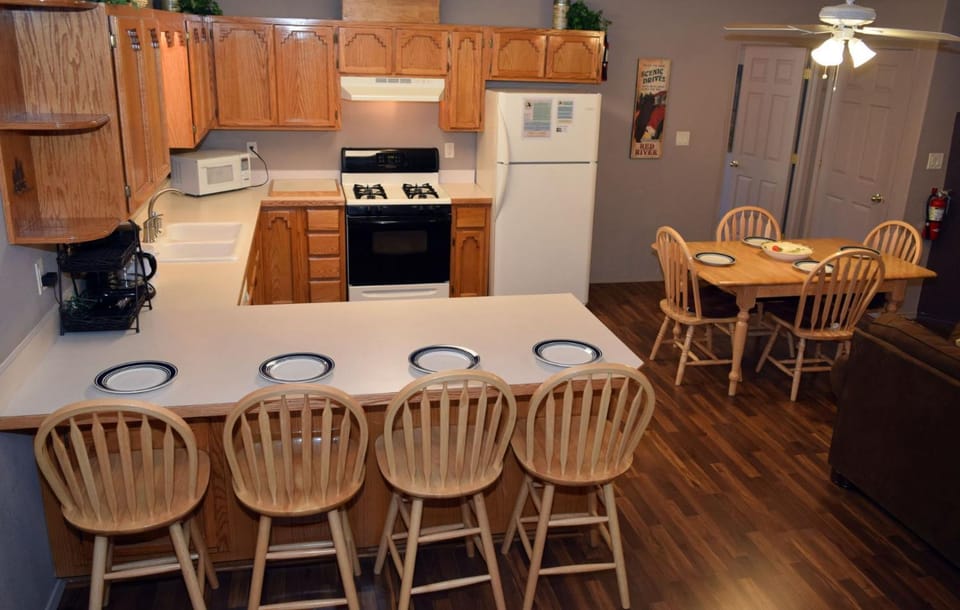 Day, Kitchen or kitchenette, Dining area, furniture, microwave, oven, stove, kitchen
