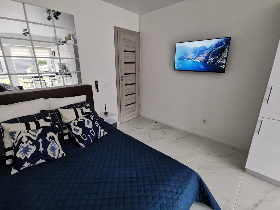 TV and multimedia, Bedroom