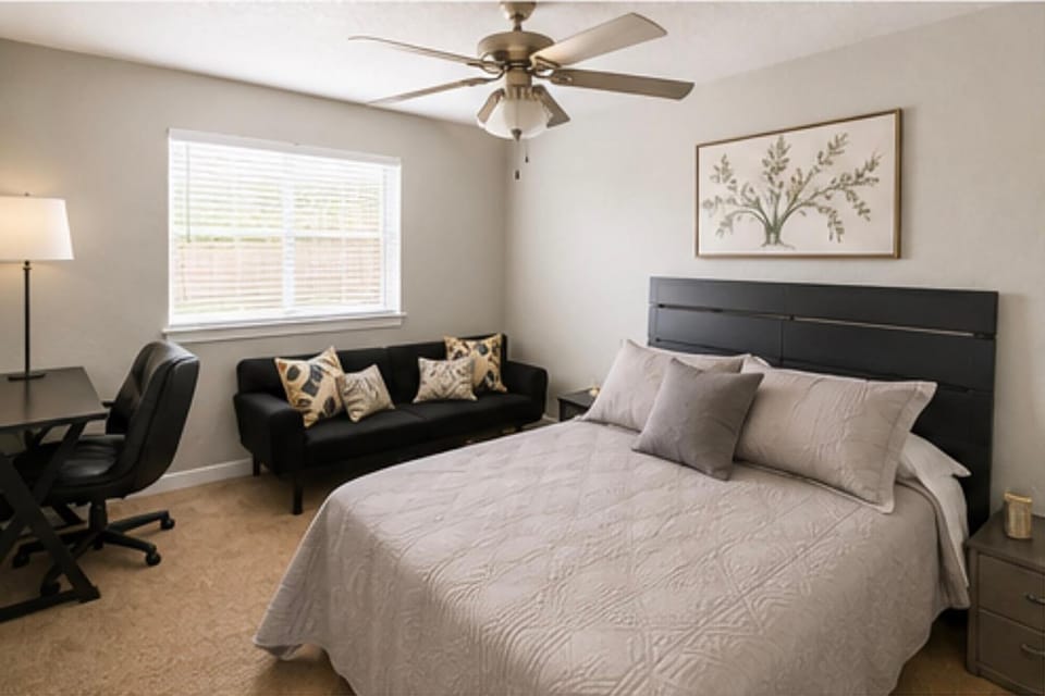 Bed, Photo of the whole room, Bedroom