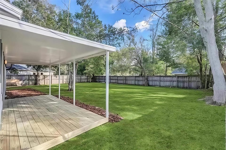 Property building, Day, Garden, Balcony/Terrace, Garden view