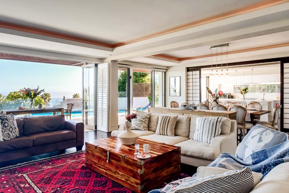 View (from property/room), Balcony/Terrace, Living room, Seating area, Dining area