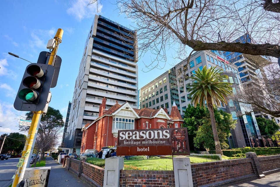 Cozy 1-Bed Apartment on St Kilda Road Apartment in Melbourne