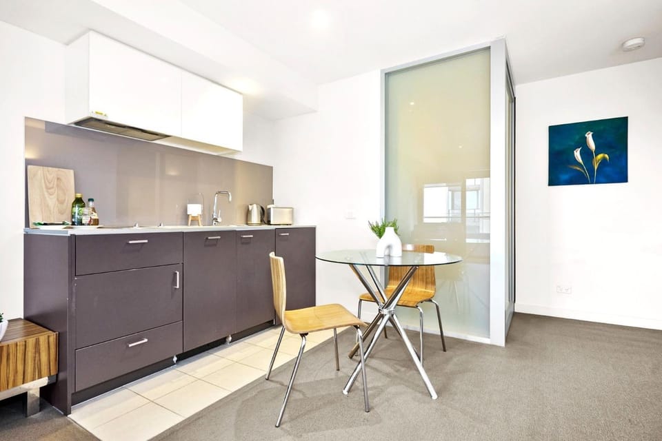 Cozy 1-Bed Apartment on St Kilda Road Apartment in Melbourne