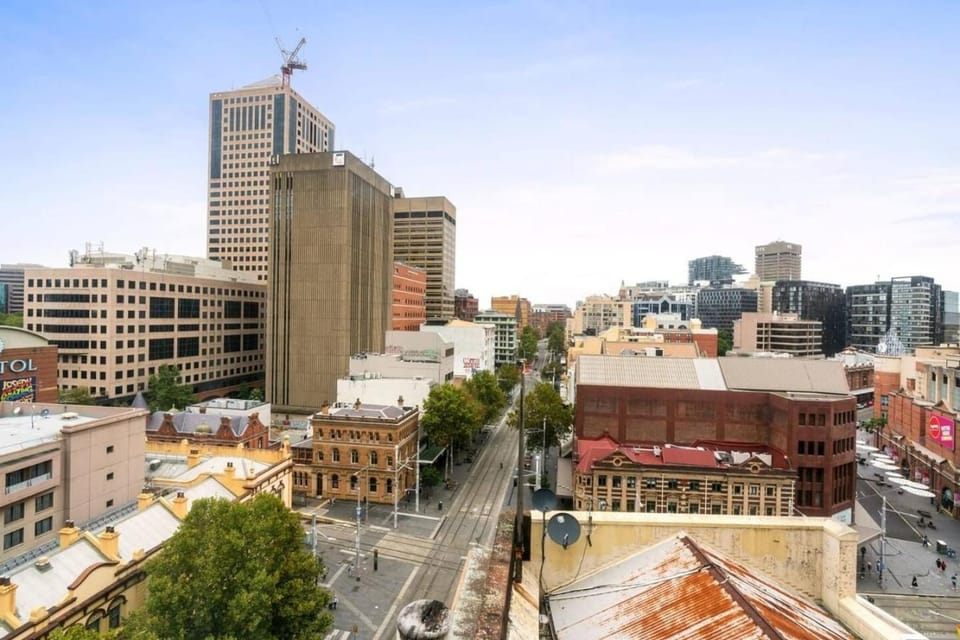 KozyGuru | Haymarket | Bella Vista City Studio Apartment in Surry Hills