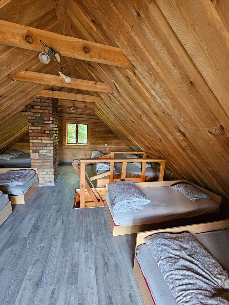 Bed, Photo of the whole room, Seating area, Bedroom