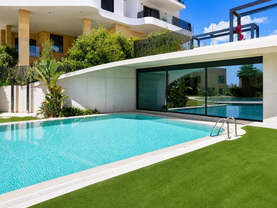Pool view, Swimming pool