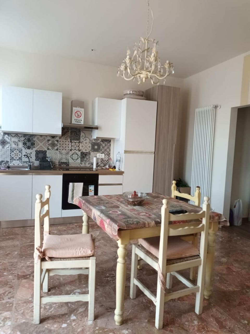 Kitchen or kitchenette, Living room, Seating area, Dining area, stove