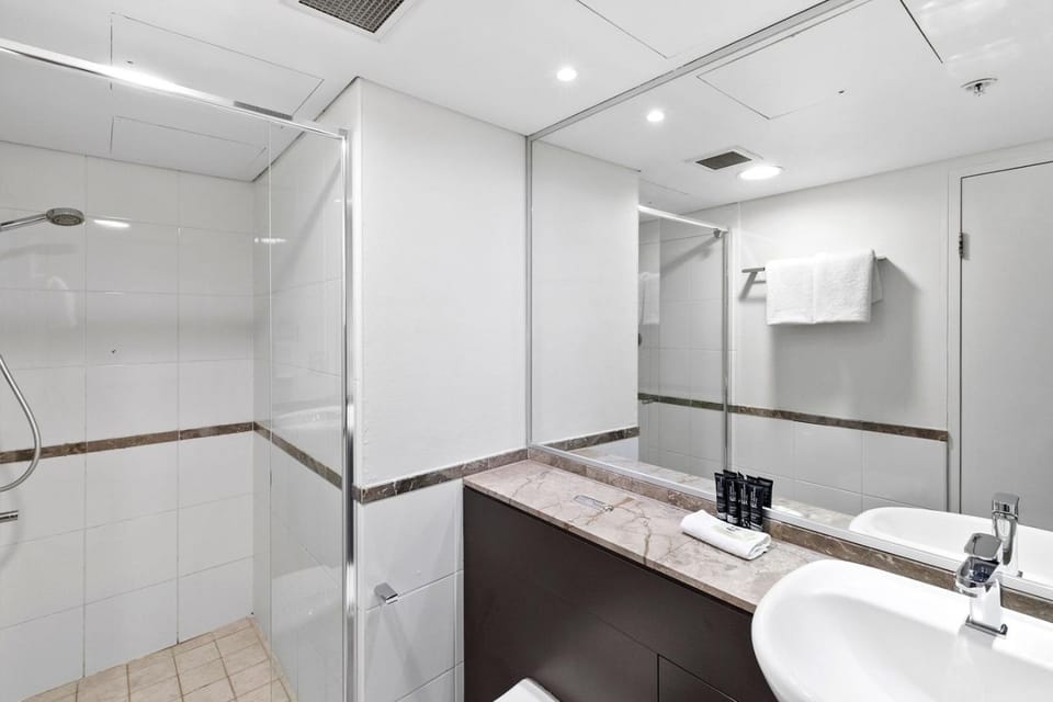 KozyGuru | Haymarket | High Level 2B APT 16 Apartment in Surry Hills