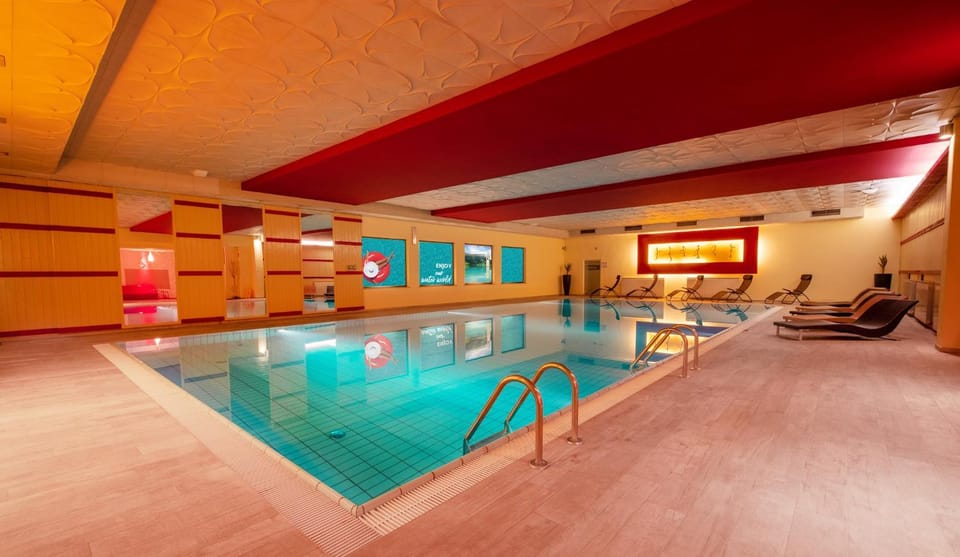 SCHLOSSHOF SÜDTIROL - Hotel & Camping Resort Hotel in Trentino-South Tyrol