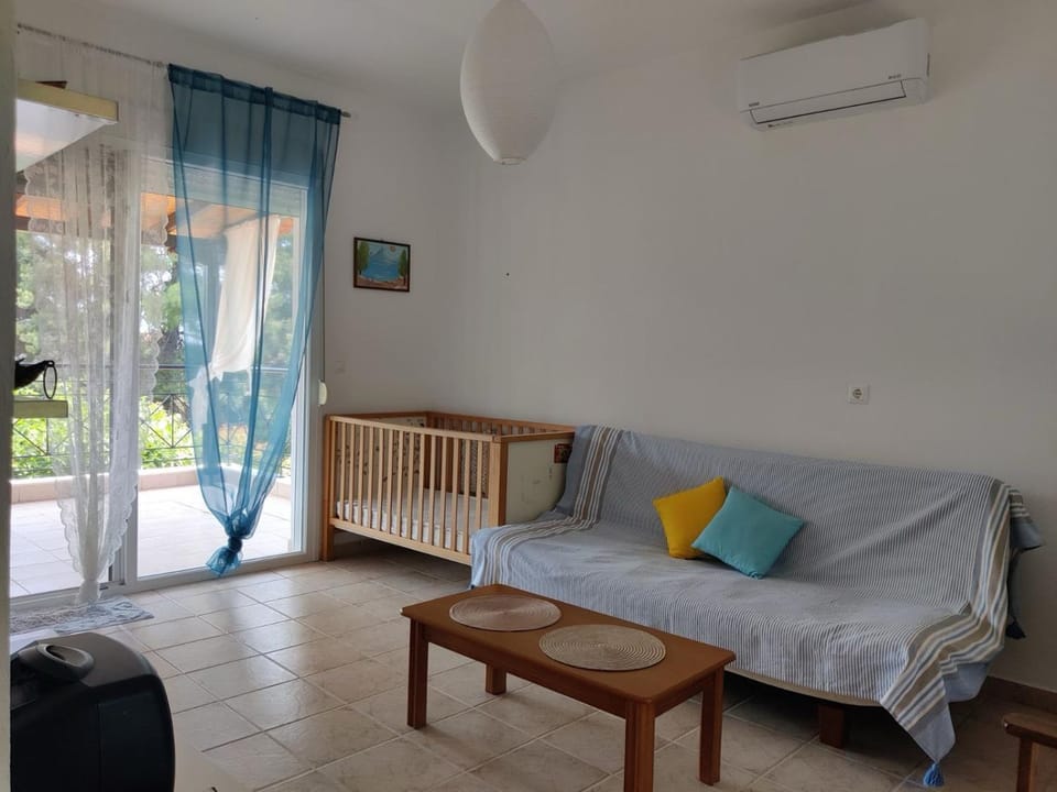 The Chain Well Maisonette House in Halkidiki