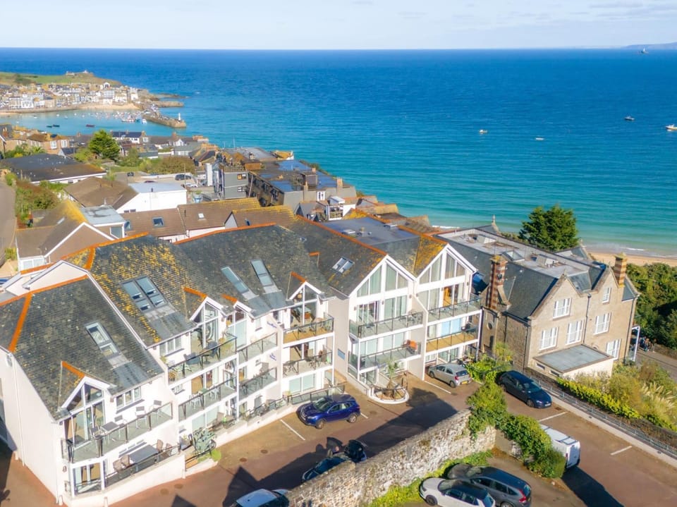 Property building, Bird's eye view