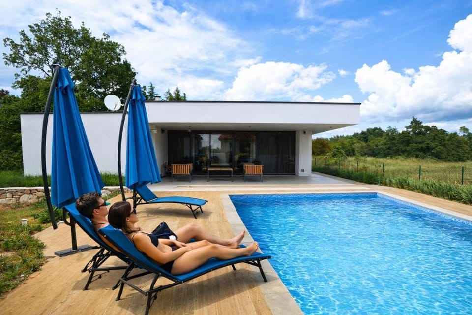 Day, People, Pool view, Swimming pool, group of guests, sunbed