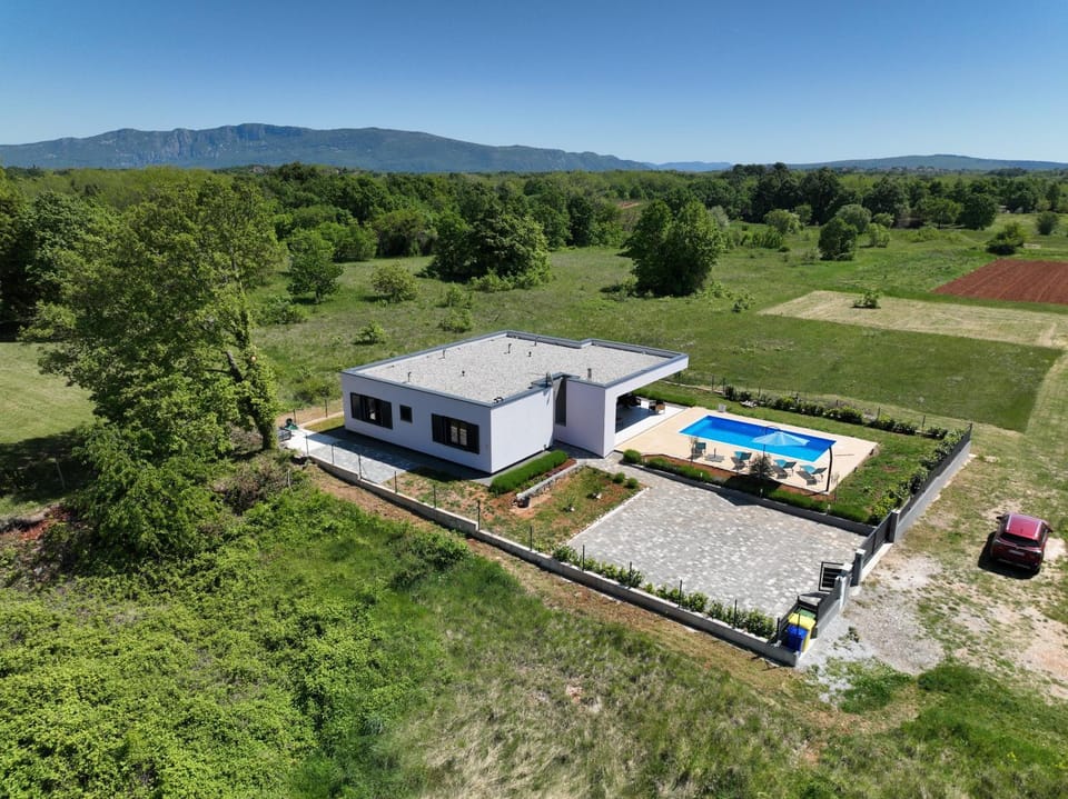 Property building, Natural landscape, Bird's eye view, Pool view