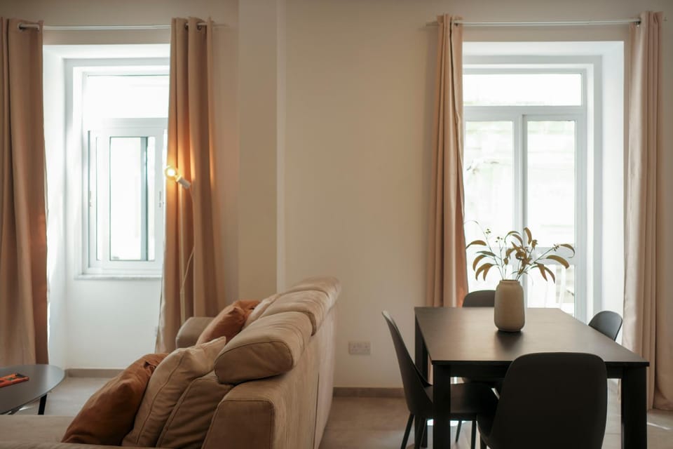 Balcony/Terrace, Living room, Seating area, Dining area