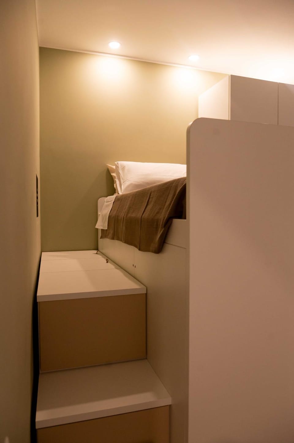 Bedroom, bunk bed