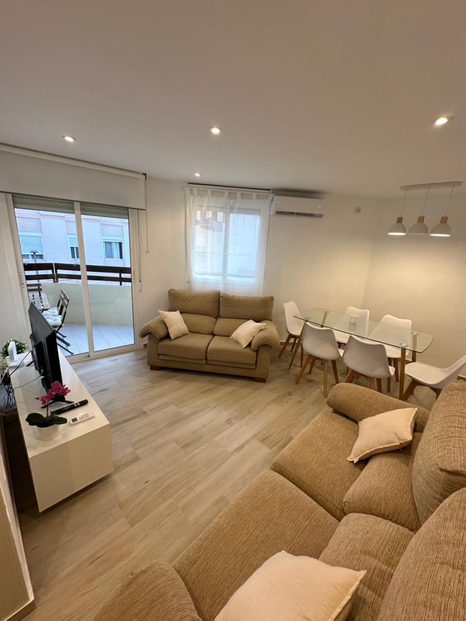 Living room, Dining area, air conditioner