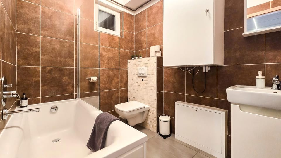 Toilet, Bathroom, Bath