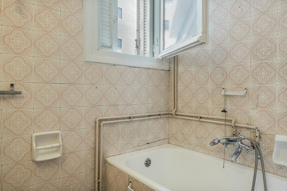 Bathroom, Living room