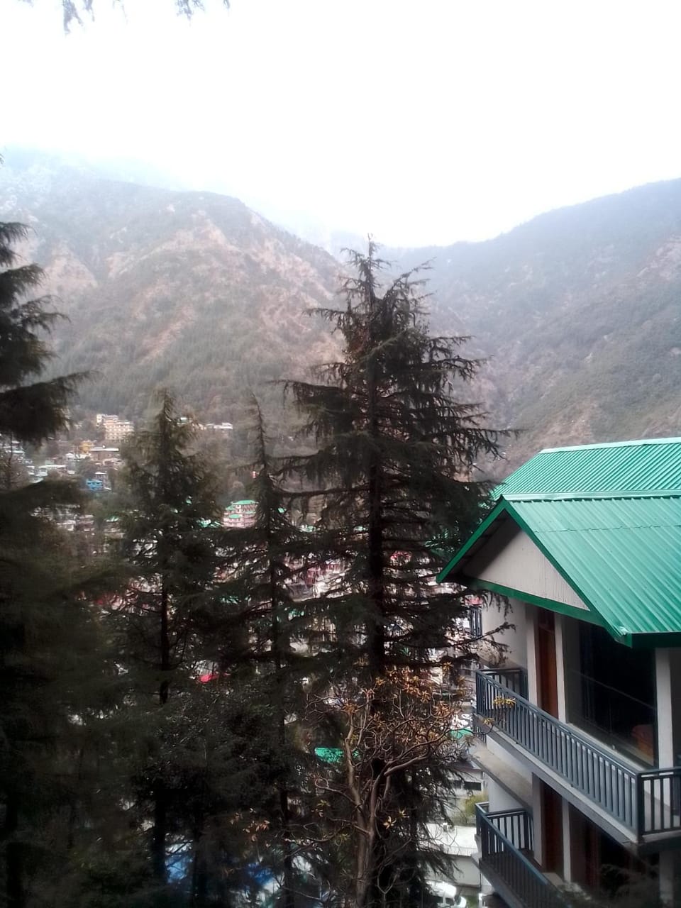 Himalayan Mountain Triund Hill Trekkers and Waterfalls View Hostel Bed and Breakfast in Punjab, India