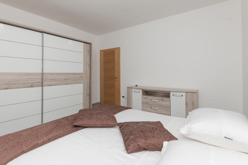 Bed, Bedroom, wardrobe