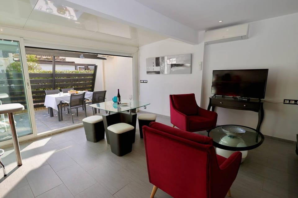 VILLA PARADIS Port Nature VPN129 By AGN- Luxe - 4 personnes Apartment in Agde
