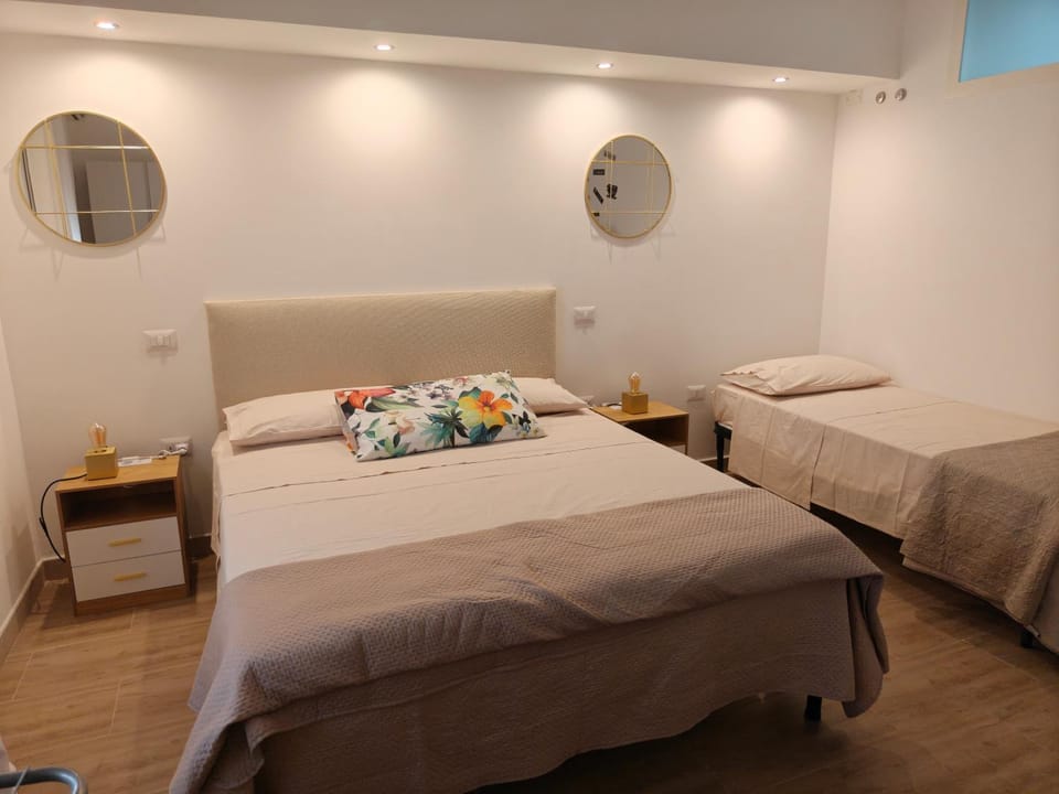 Isid'Oro Rooms - 50m dal mare Bed and Breakfast in Apulia