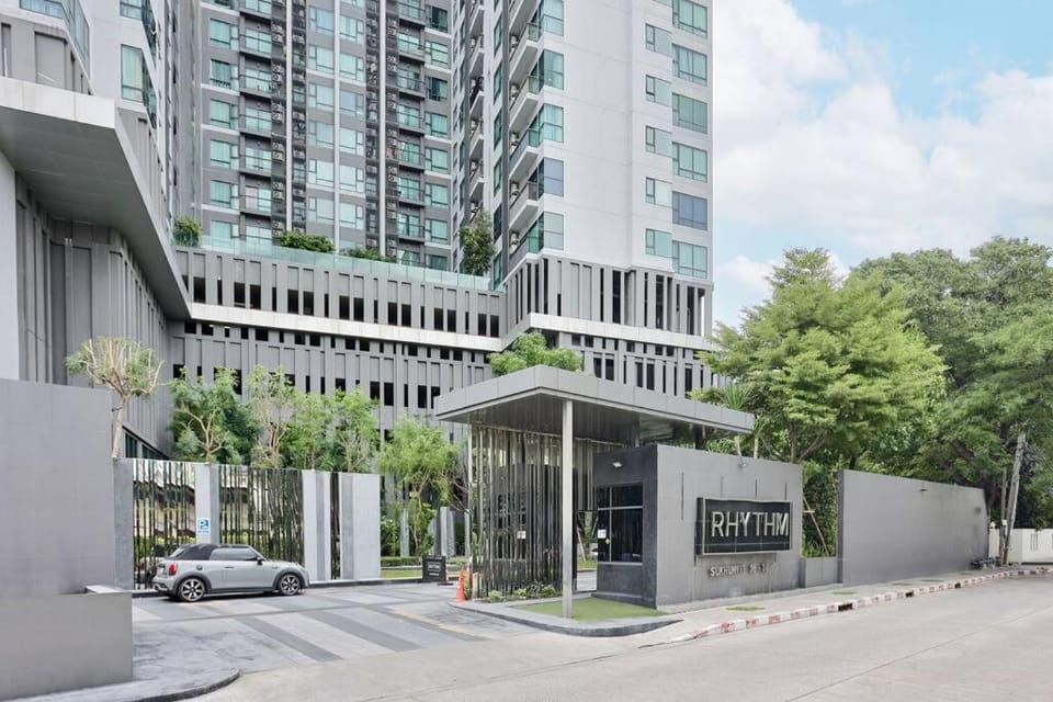 5mins walk to BTS Thonglor, Skyline View Apartment in Bangkok