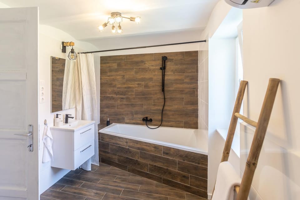 Bathroom, Bath
