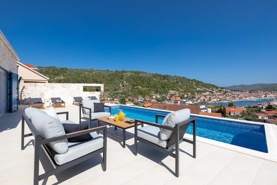 Patio, View (from property/room), Mountain view, Pool view, Sea view, Swimming pool, sunbed