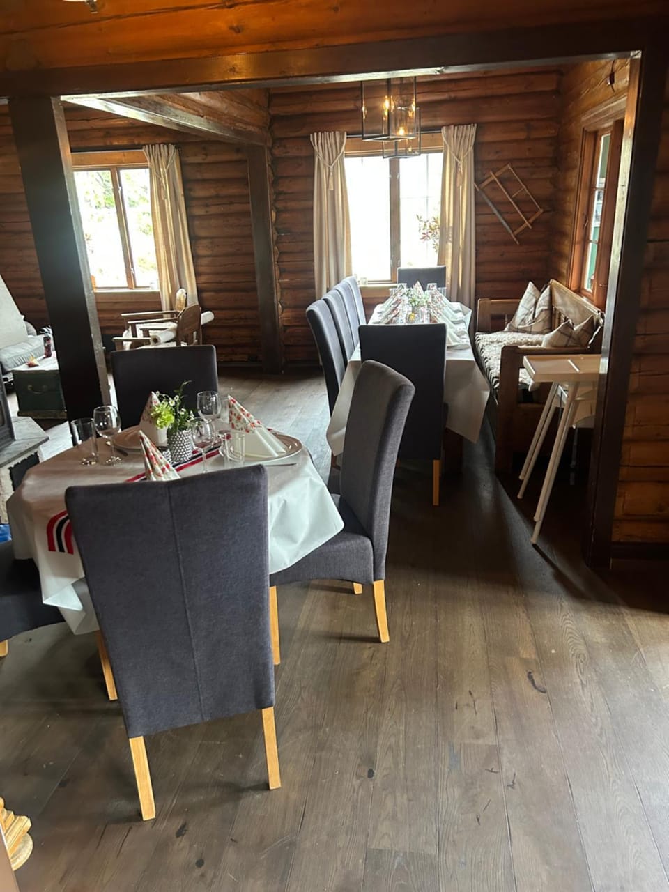 Restaurant/places to eat, Banquet/Function facilities