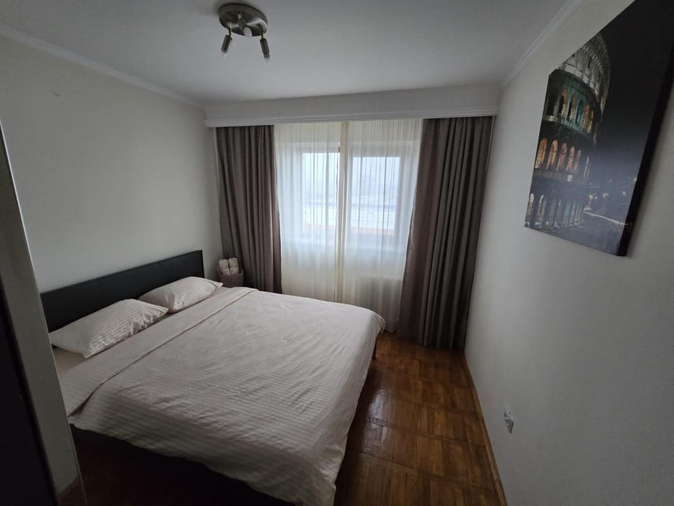 Apartament 3 camere, zona Dedeman Apartment in Romania