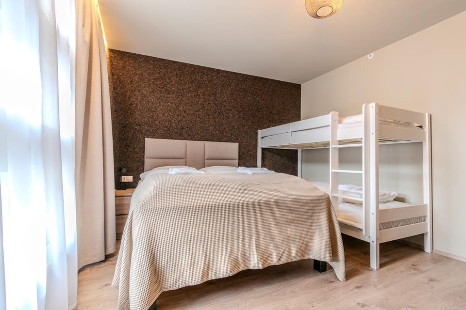 Bed, bunk bed