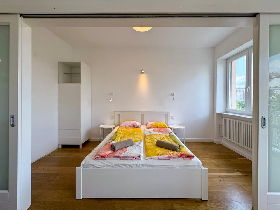 Bed, Bedroom