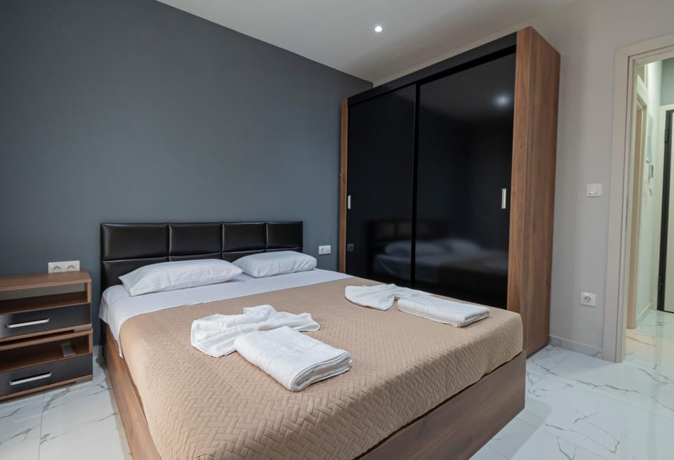 Bed, Photo of the whole room, Bedroom, towels, wardrobe