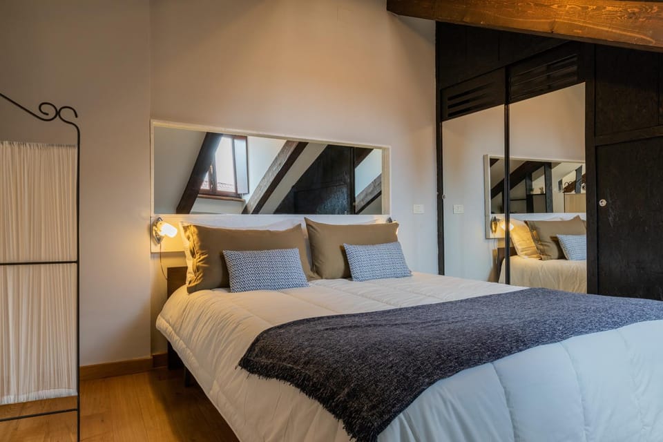Bed, Bedroom