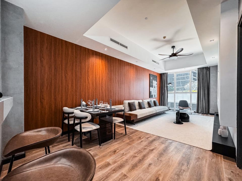Downtown Dunya Tower Apartment in Dubai