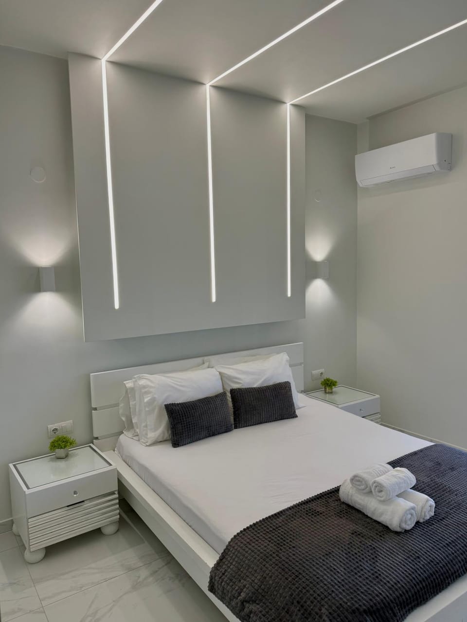 Bed, TV and multimedia, Balcony/Terrace, Bedroom, air conditioner