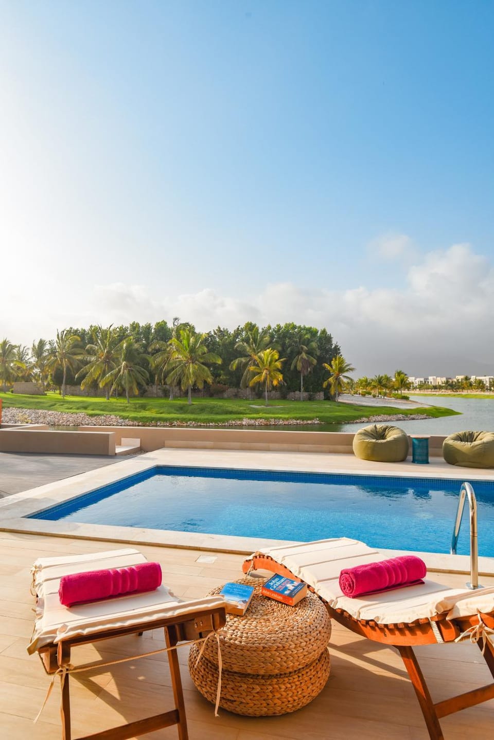 Day, Natural landscape, View (from property/room), Balcony/Terrace, Pool view, Swimming pool, sunbed