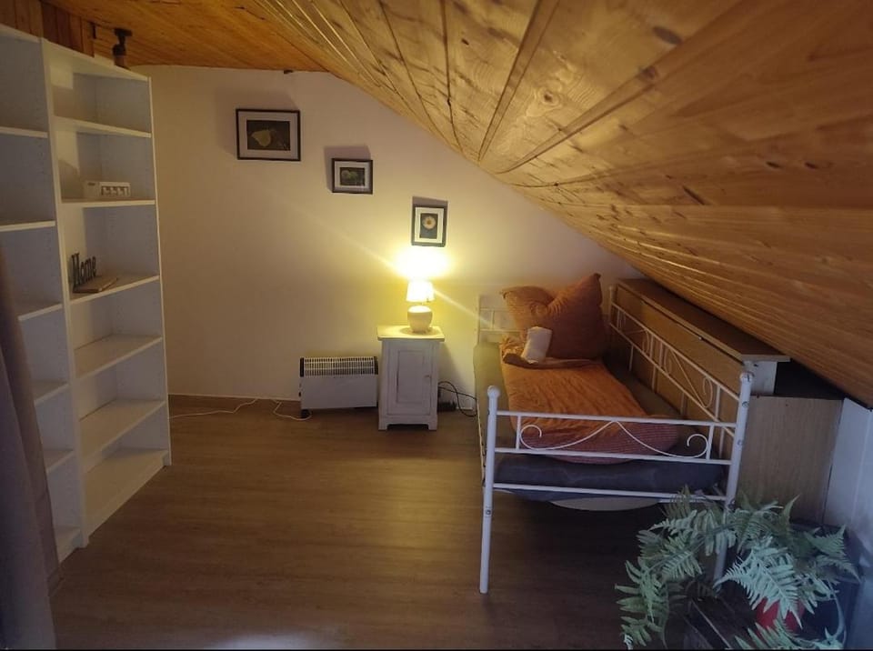 Altes Forsthaus Penthouse & Fachwerkstübchen für Monteure und Firmen am Schiedersee Apartment in North Rhine-Westphalia