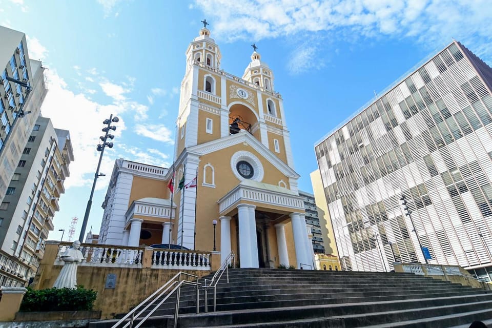 Nearby landmark, Neighbourhood