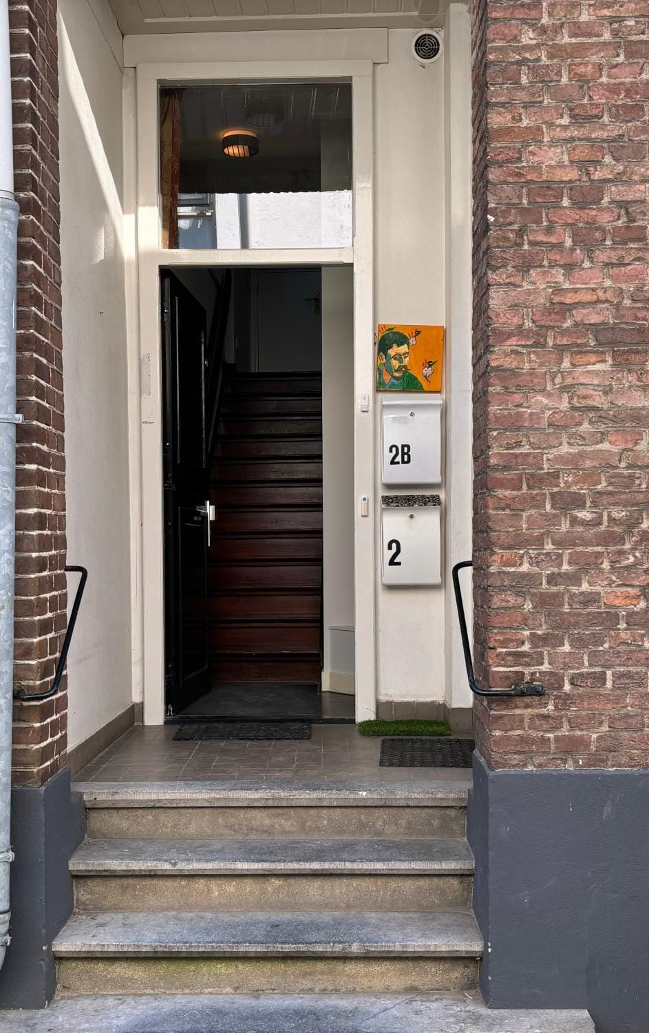 Facade/entrance