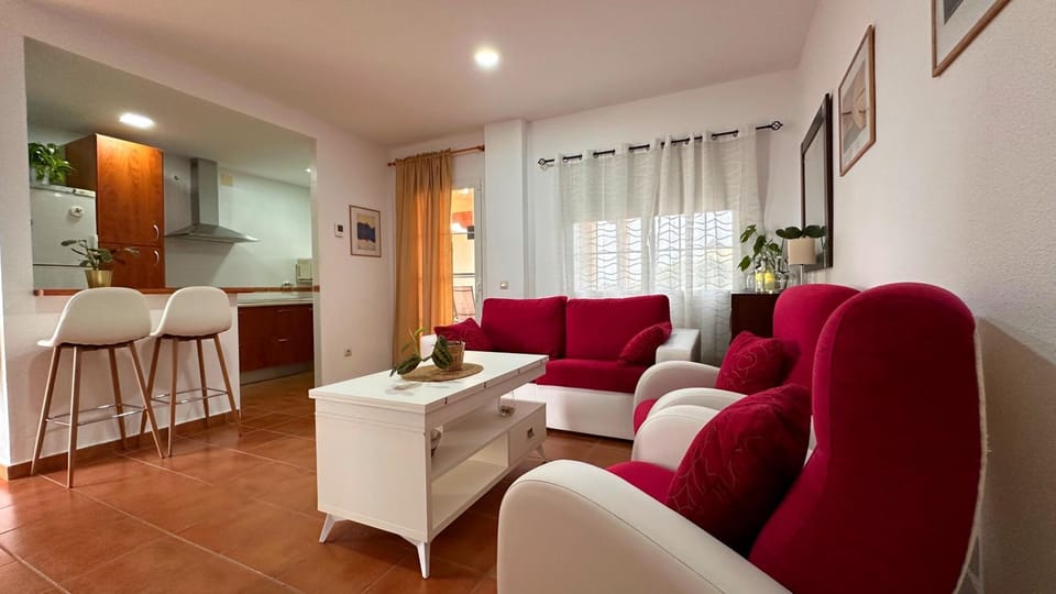 Kitchen or kitchenette, Living room, Seating area, Dining area, pet friendly