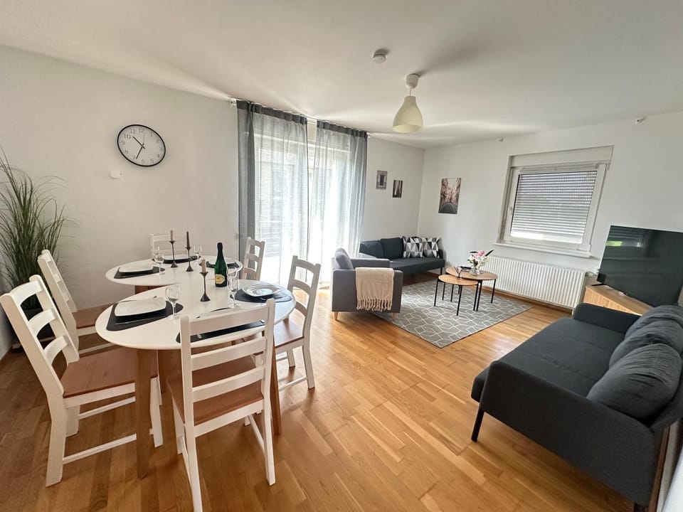 Living room, Seating area, Dining area